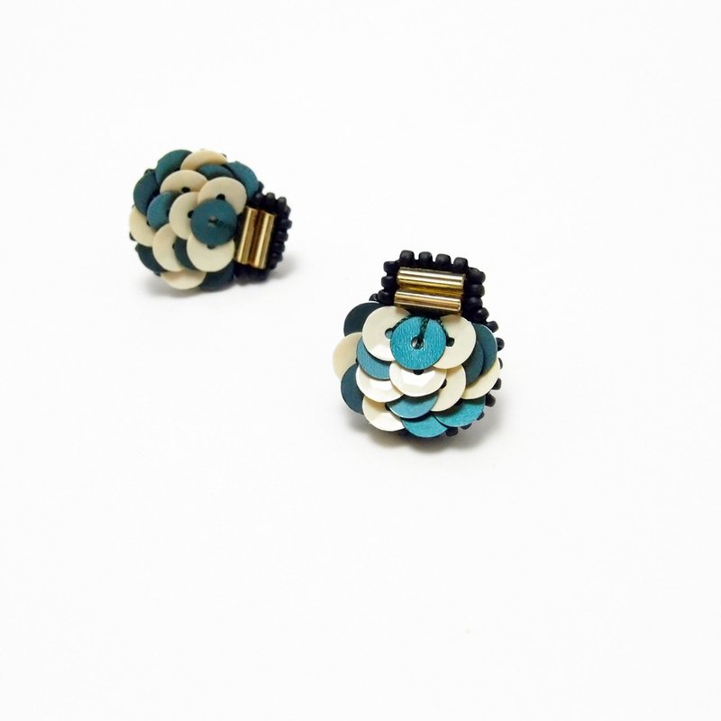 绿米 小圆球 手工刺绣耳环 - 耳环/耳夹 - 其他材质 绿色