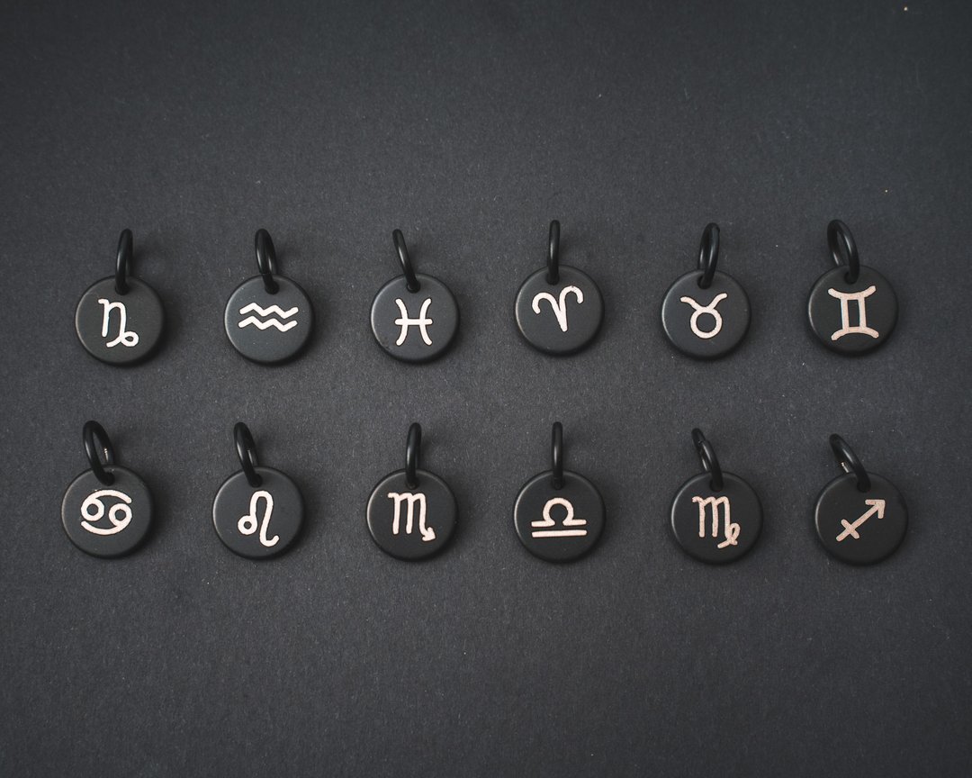 【波赛顿精品手工皮件】定制化12星座吊牌下标区 - 钥匙链/钥匙包 - 真皮 咖啡色
