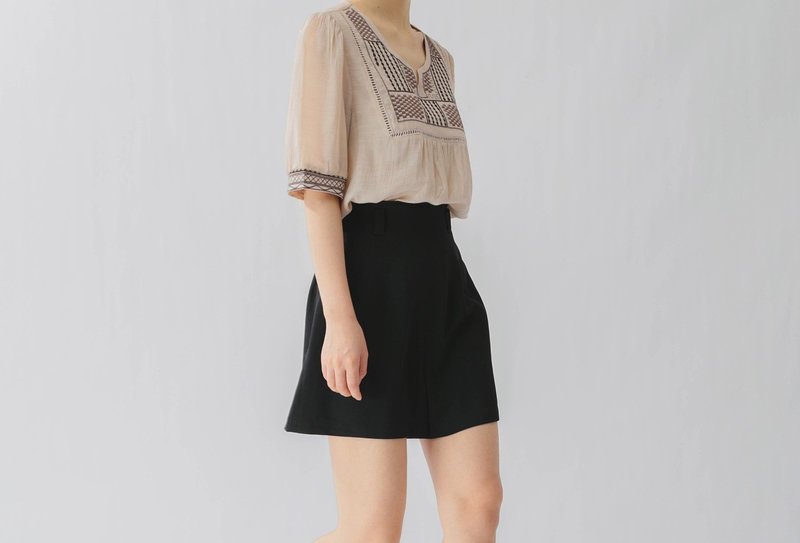 法式复古 简约百搭 随性高腰黑色短裤 - 女装短裤 - 棉．麻 黑色