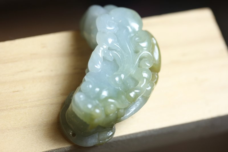 【貔貅】A货翡翠挂件 吊坠 女生盘玩小手把件| 男生可戴脖子项链 - 项链 - 玉石 绿色