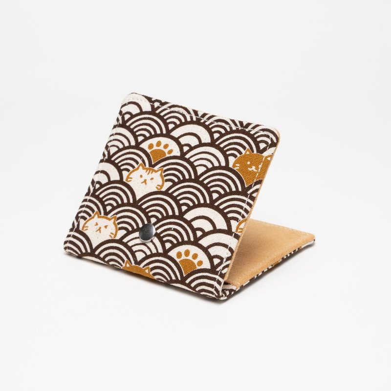 手工制作的台湾棉布卡片夹, 麂皮内衬, 双隔层设计, 安全钮扣闭合 - 零钱包 - 棉．麻 红色