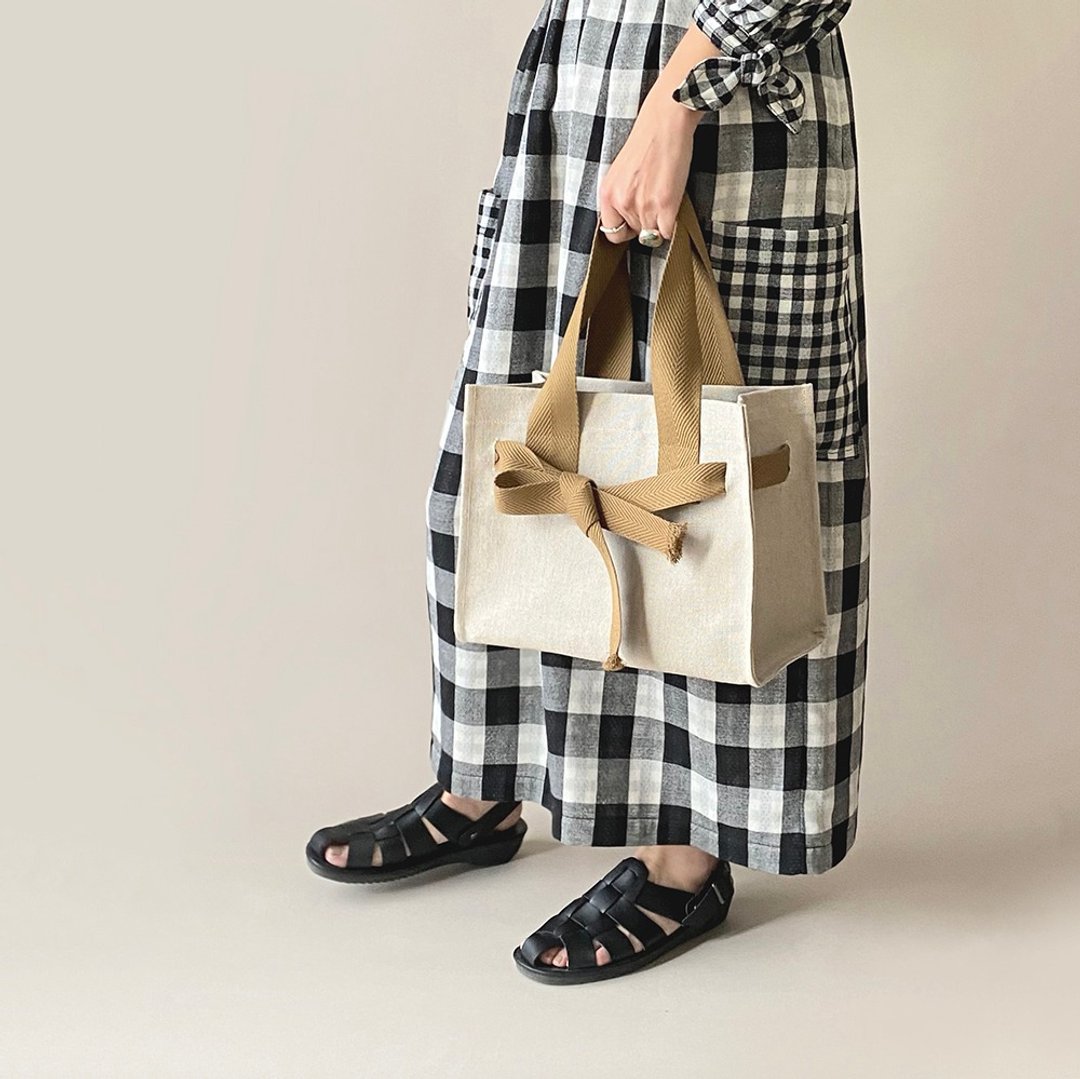 Linen canvas belt ribbon tote bag - 手提包/手提袋 - 棉 