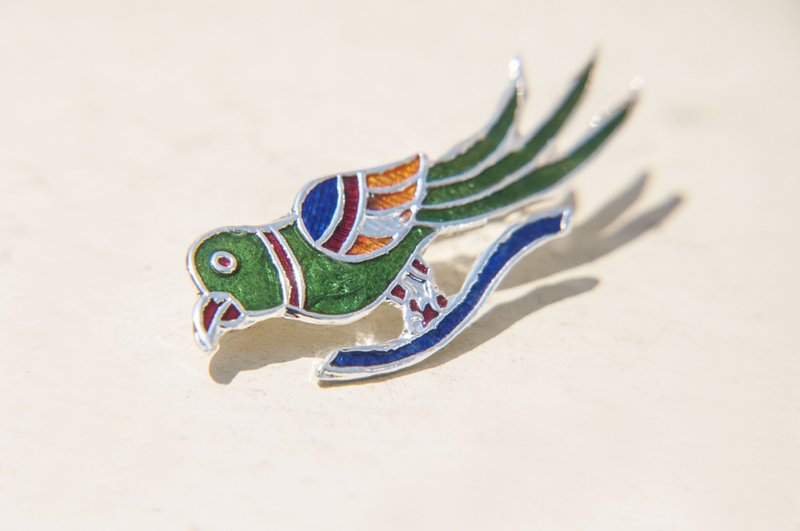 生日礼物 情人节礼物 珐琅手工胸针/别针/饰品-拼色珐琅森林飞鸟 - 胸针 - 其他金属 多色