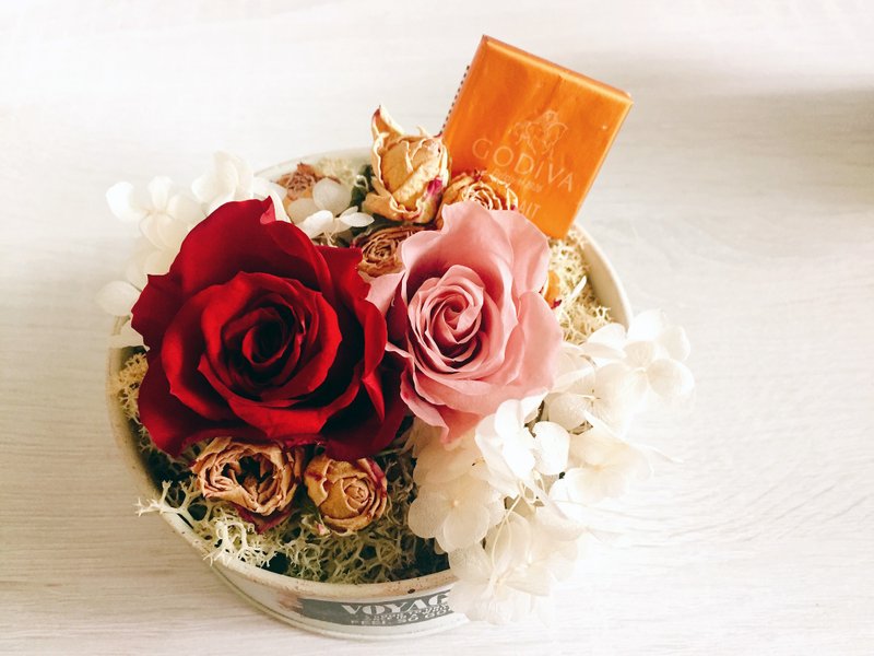 牛奶巧克力花盒 情人节铁盒 情人节巧克力 情人节花礼 玫瑰 - 植栽/盆栽 - 植物．花 红色