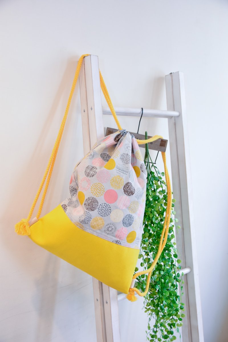 彩色圆点 帆布后背包 束口后背包 - 束口袋双肩包 - 棉．麻 黄色