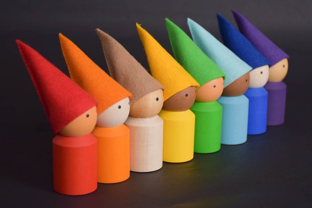 Multicultural Wood Peg Dolls Family - 玩具/玩偶 - 木头 多色