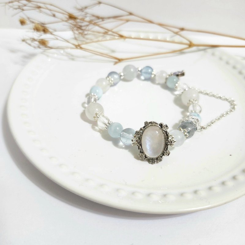 沁蓝月光/明辨是非、增口才之水晶/海纹石/月光石/海蓝宝/白水晶 - 手链/手环 - 水晶 蓝色