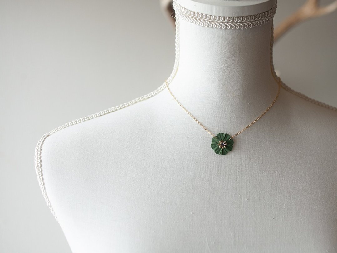 One flower necklace/khaki - 项链 - 粘土 绿色
