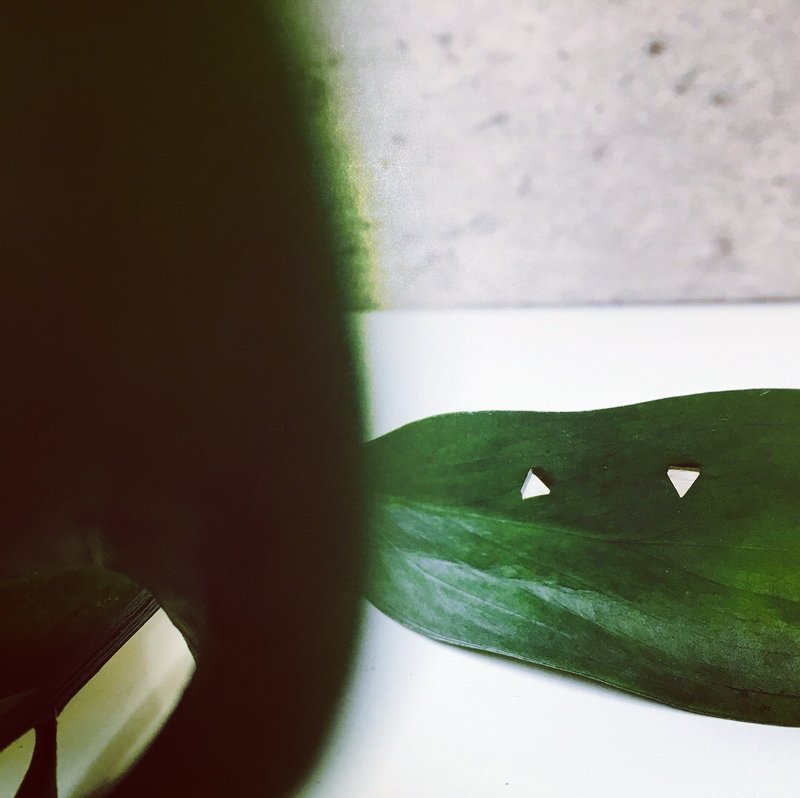 925纯银 / 简约 • 迷你 正三角形耳针 - 耳环/耳夹 - 纯银 银色