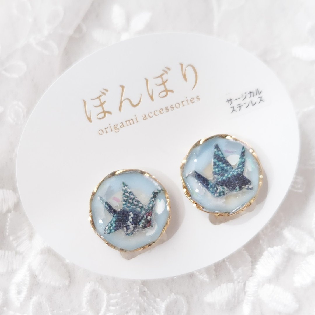 樱花花瓣飞舞的折鹤耳环 (不易晃动款)│蓝色 - 耳环/耳夹 - 纸 蓝色