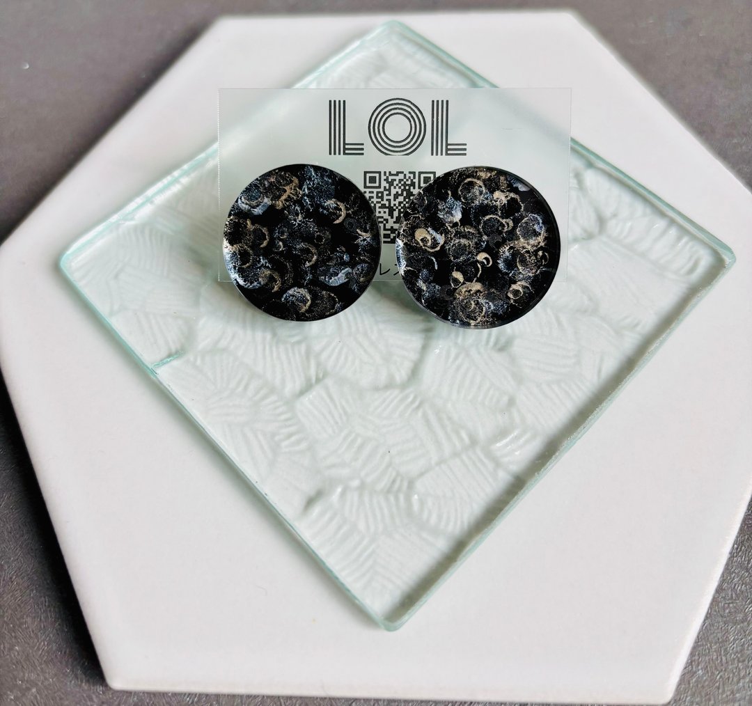 night/003 圆形L (耳针或耳夹) - 耳环/耳夹 - 塑料 黑色