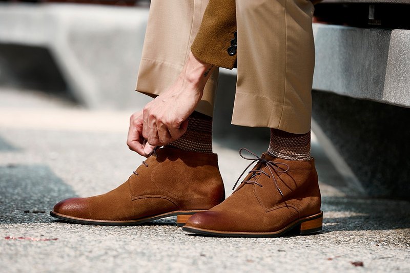 查卡胶底靴 骆驼棕 绅士鞋 靴子 男靴 防拨水 男 - 男款靴子 - 真皮 咖啡色