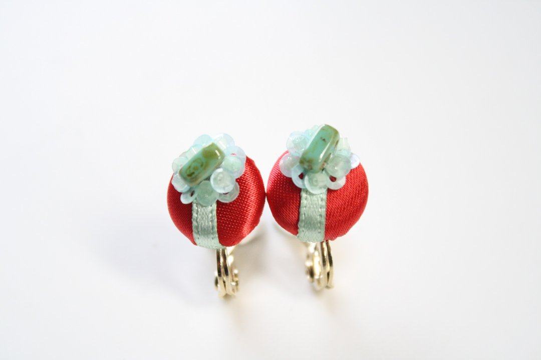 Earring of Czechosovak beads - 耳环/耳夹 - 宝石 红色