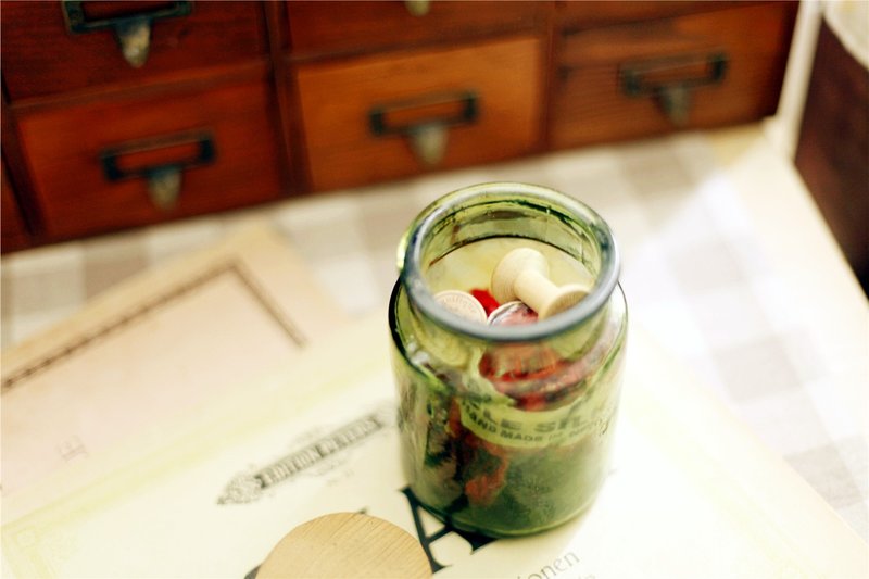 【好日恋物】日本VINTAGE墨绿色圆口玻璃瓶 - 摆饰 - 玻璃 绿色