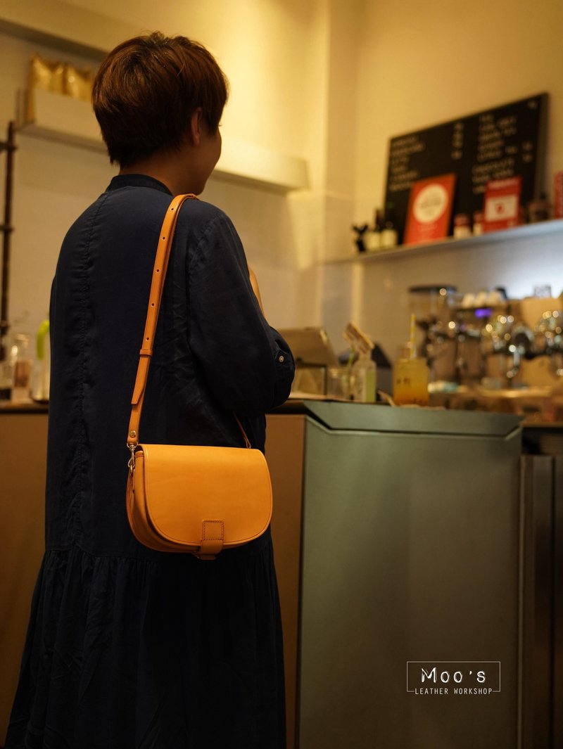 MOOS 单肩 小型 马蹄包     原色/黑色/啡色 - 侧背包/斜挎包 - 真皮 黑色