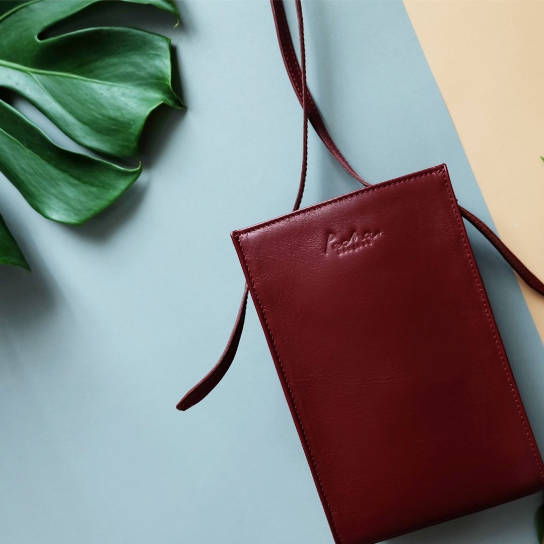 Mars, Leather Crossbody Bag in Maroon - 其他 - 真皮 红色