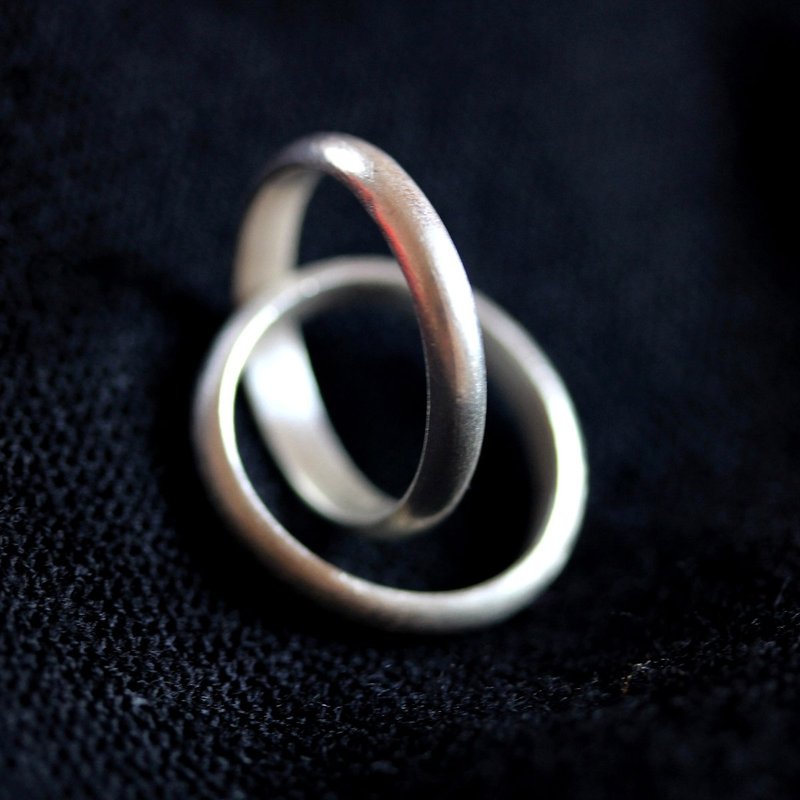 Handmade Double interlocking Rings in 95% Thai silver (R0018) - 戒指 - 银 银色