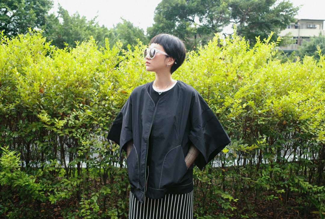 UUIN   _ 黑羽织拉链外套 - 女装休闲/机能外套 - 其他人造纤维 黑色