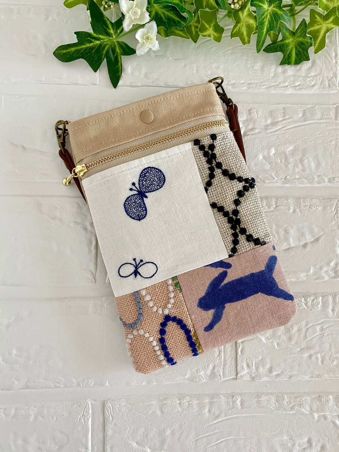 Mina Perhonen Smartphone Pouch Pouch - 化妆包/杂物包 - 棉．麻 