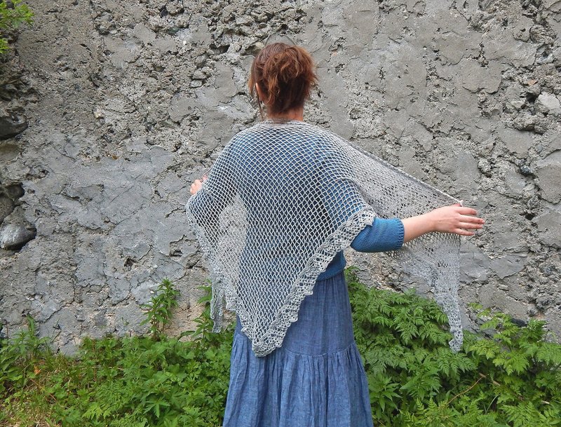 Cottagecore crochet cotton shawl, lace bridal light gray shawl, wedding shawl - 丝巾 - 棉 灰色