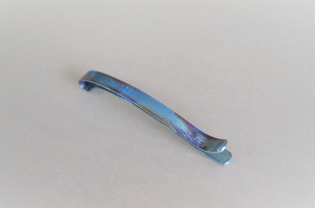 钛金属发簪・如画作般的蓝与金・雾面・A・71mm - 发饰 - 其他金属 多色