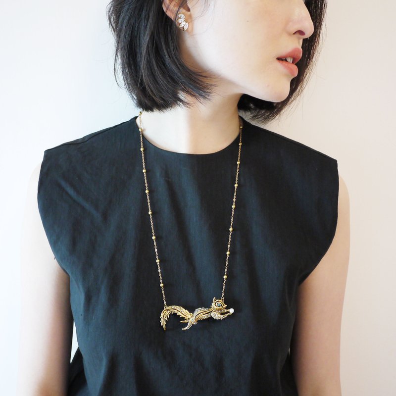 俏皮法式蓝眼松鼠抱珍珠 长链 - 项链 - 其他金属 蓝色