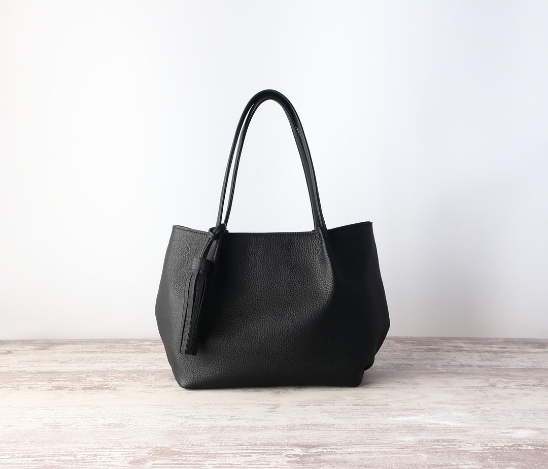 Fluffy tuck tote bag, SS size, black, made-to-order - 手提包/手提袋 - 真皮 黑色