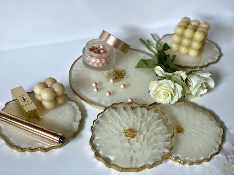 Resin 3d flower set. Wedding gift for kitchen decoration 托盤餐盤 掛畫 杯墊 結婚禮物 托盤 - 杯垫 - 树脂 白色