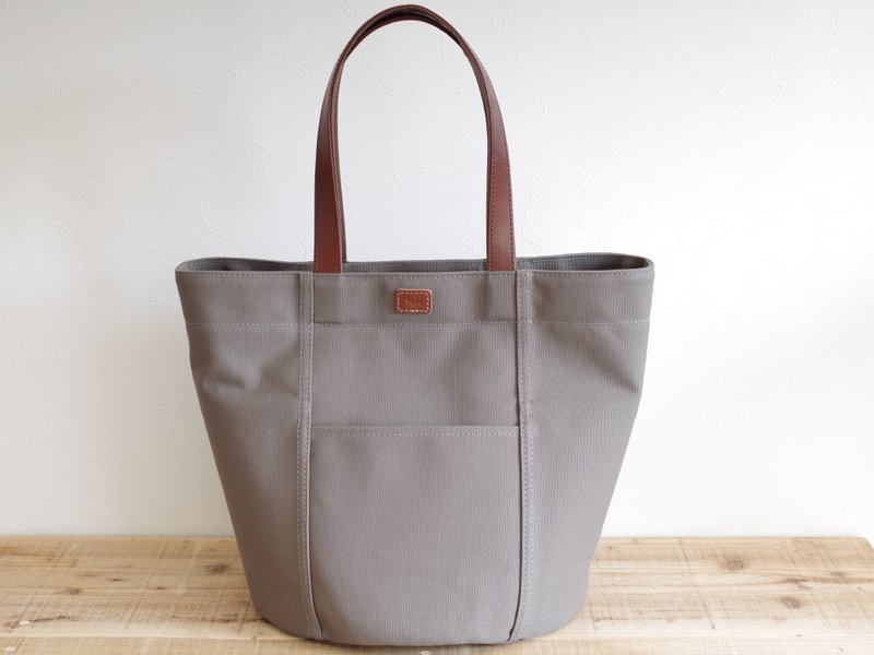 炭灰色圆底托特包，搭配皮革手柄 - 手提包/手提袋 - 棉．麻 灰色