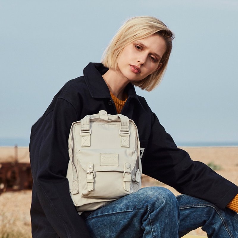 Doughnut 防泼水马卡龙mini后背包 - 岩灰 - 后背包/双肩包 - 其他人造纤维 灰色