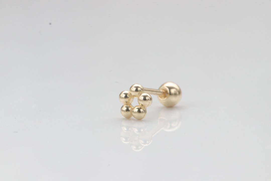 纯14K  梅花珠珠锁珠(单个)耳骨 耳窝 不退色 - 耳环/耳夹 - 贵金属 金色