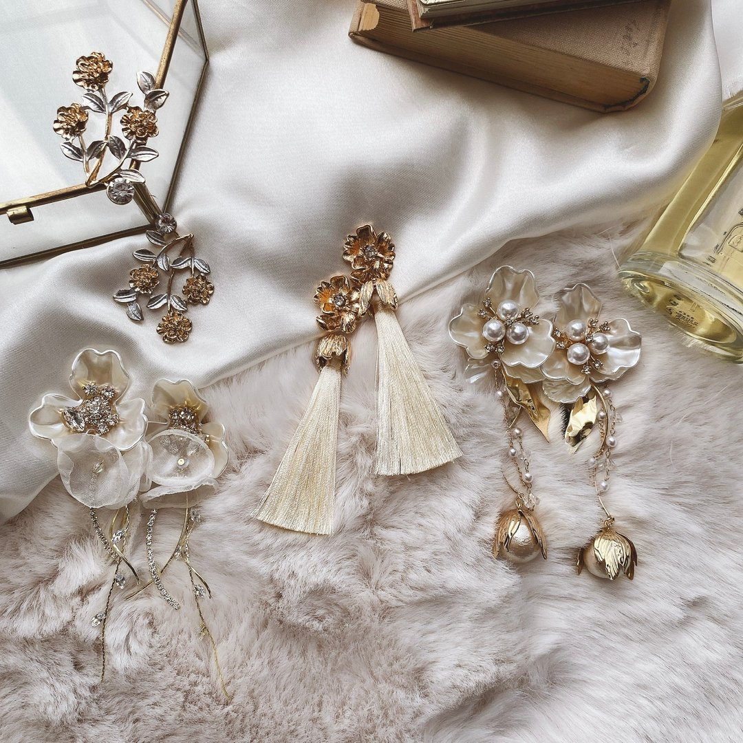 Wedding wedding bridal tassel earrings gold flower lover flower large earrings formal - 耳环/耳夹 - 其他金属 金色