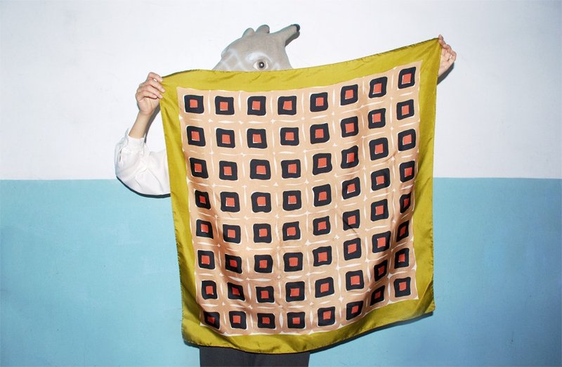 {:::Giraffe 长颈鹿人:::}_涂鸦普普风芥末绿古着丝巾 - 丝巾 - 其他材质 绿色