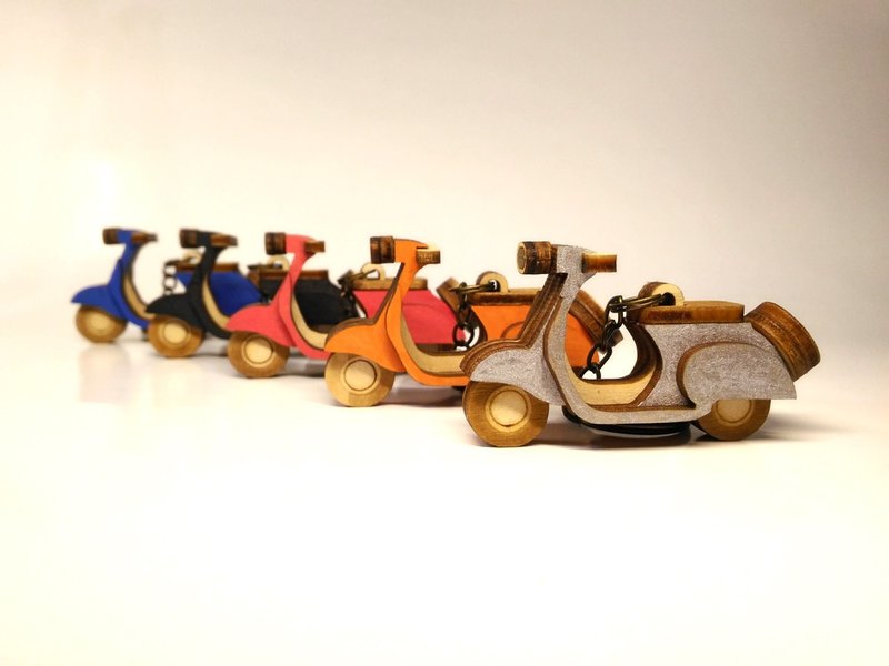 复古机车吊饰手机架 - 彩色经典复古挂饰 - 钥匙链/钥匙包 - 木头 