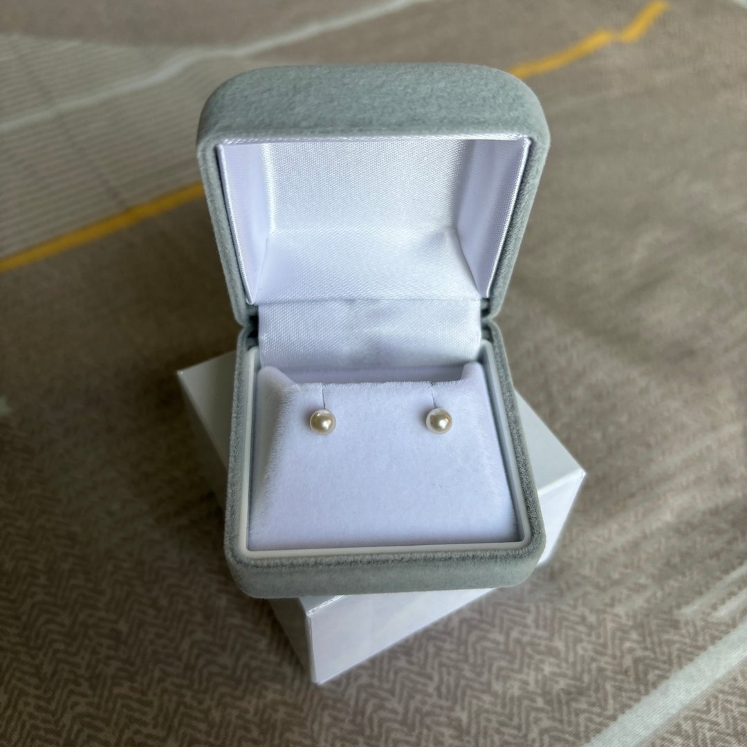 日本伊势志摩 Baby Akoya 4.3mm 海水珍珠耳环 高皮光 S925 银 - 耳环/耳夹 - 珍珠 