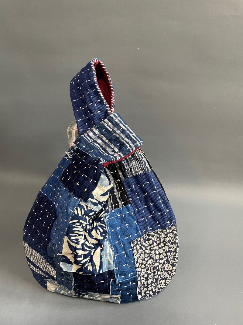 手工 古布 褴褛 结袋 handmade kofu knot bag - 手提包/手提袋 - 棉．麻 蓝色