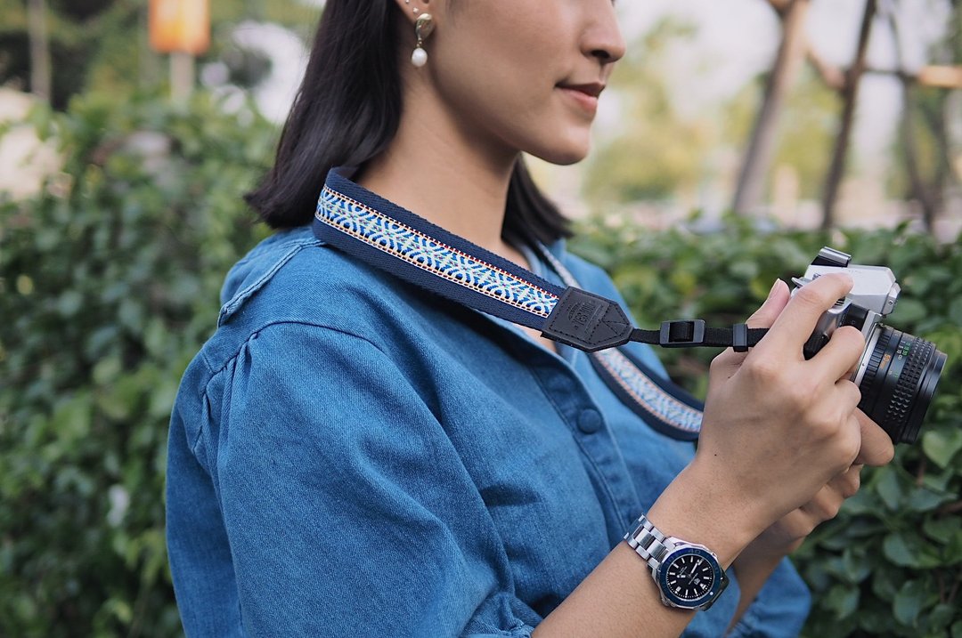 Blue Crisscross with Navy  / LARGE  SIZE / CAMERA STRAP by YESIDID - 相机背带/脚架 - 人造皮革 蓝色