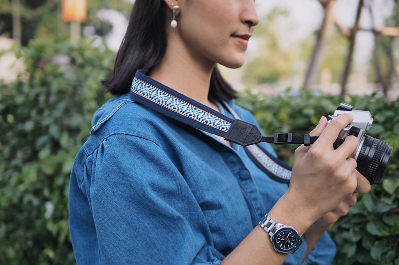 Blue Crisscross with Navy  / LARGE  SIZE / CAMERA STRAP by YESIDID - 相机背带/脚架 - 人造皮革 蓝色
