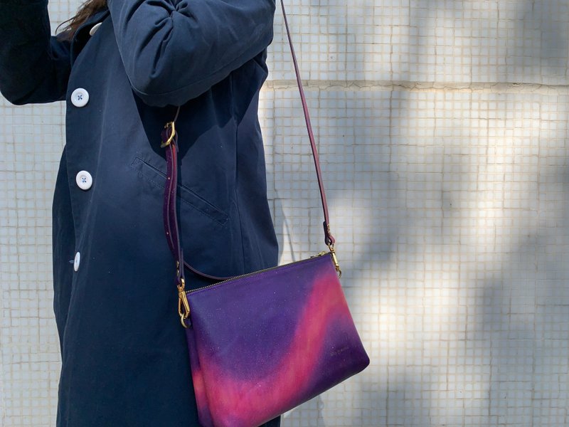 手染皮革 极光 夜空 紫红色 侧背包 - 侧背包/斜挎包 - 真皮 紫色