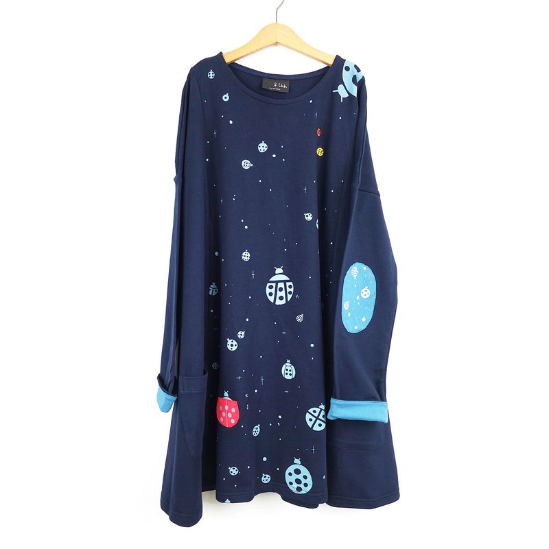 Urb.瓢虫 / 长袖伞状口袋洋装 / 深蓝 - 洋装/连衣裙 - 棉．麻 蓝色