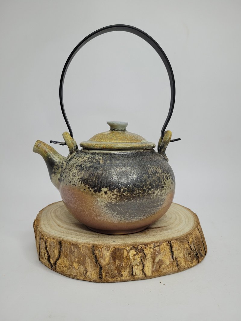 铜把提梁柴烧瓷壶 - 茶具/茶杯 - 瓷 卡其色