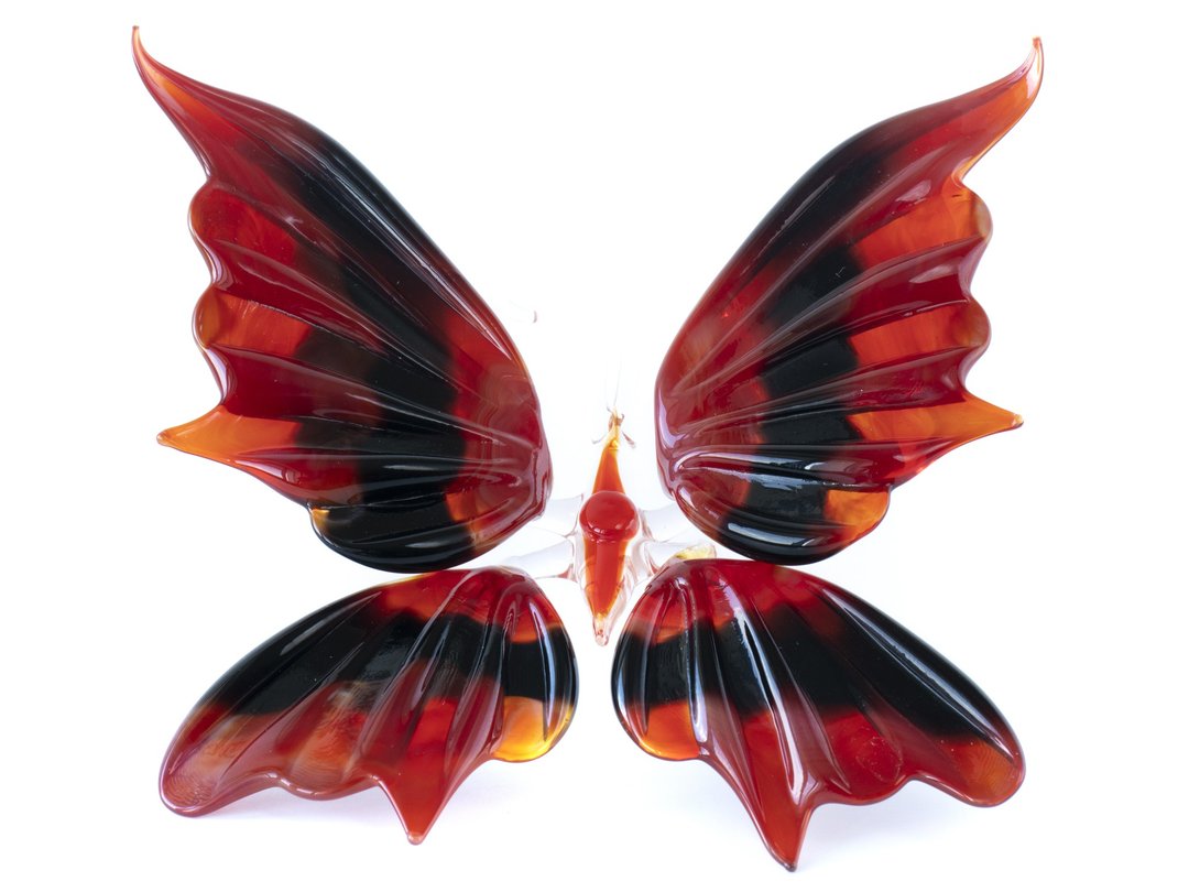 Large Glass Butterfly Figurine Realistic Insect Miniature Sculpture - 摆饰 - 玻璃 红色