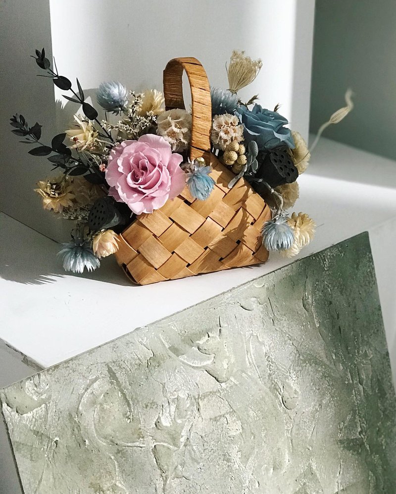 永生花夏日花篮/宅配限双北地区,跨县市需自取 - 干燥花/捧花 - 其他材质 