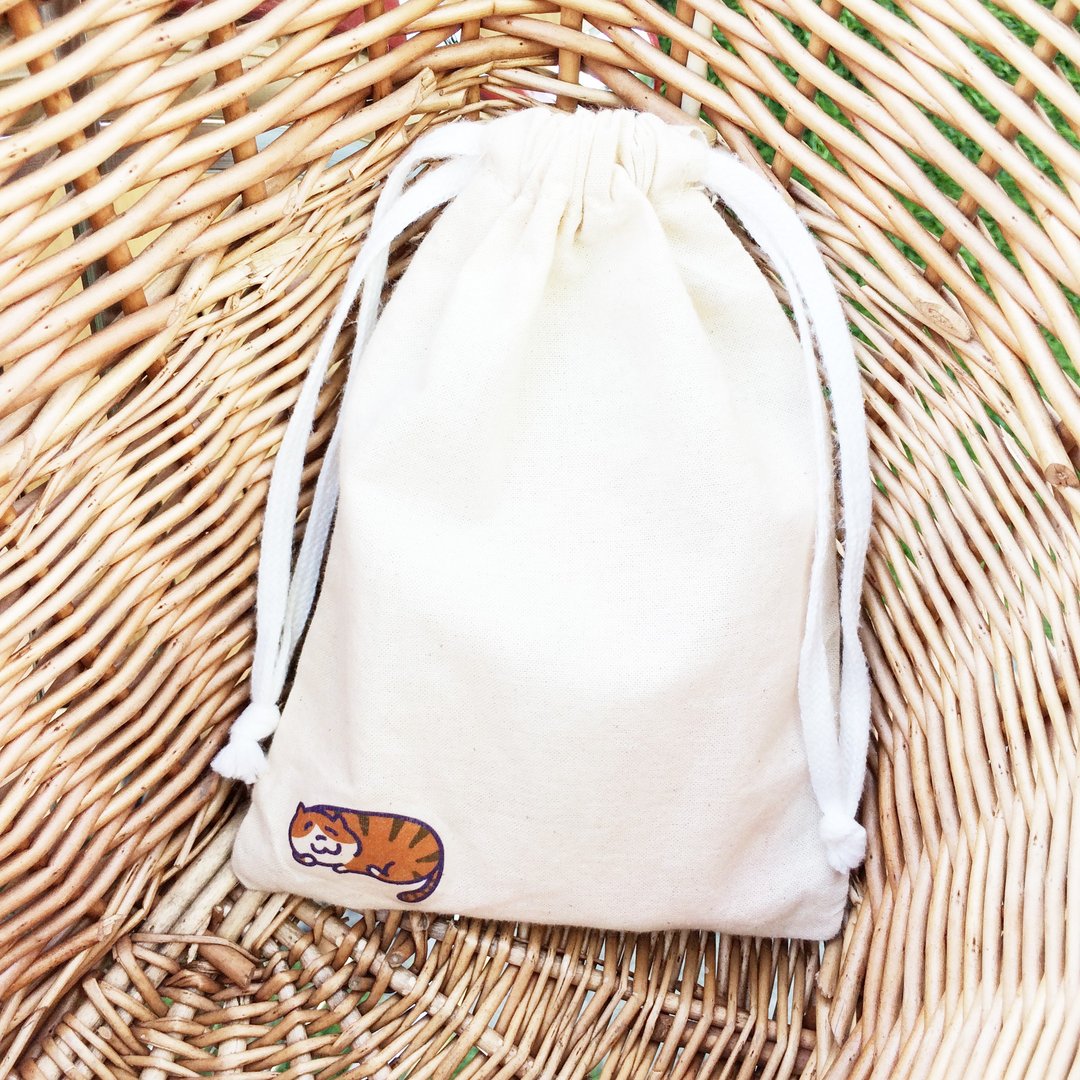 肥猫の日常 帆布束口袋 手工印制 Drawstring bag - 化妆包/杂物包 - 棉 白色