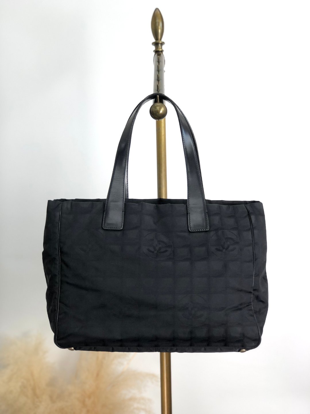 【VintageShop solo 日本直送中古包专卖店】CHANEL 香奈儿 New Travel Line 托特包 黑色 尼龙 复古 古董 37n7zy - 手提包/手提袋 - 尼龙 黑色