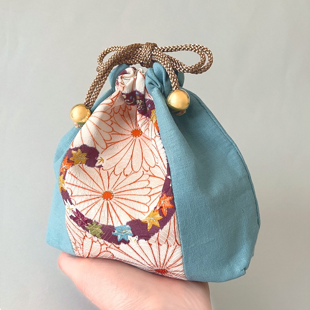 Drawstring Bag with Japanese pattern, Kimono and linen (Small) - 化妆包/杂物包 - 棉 蓝色