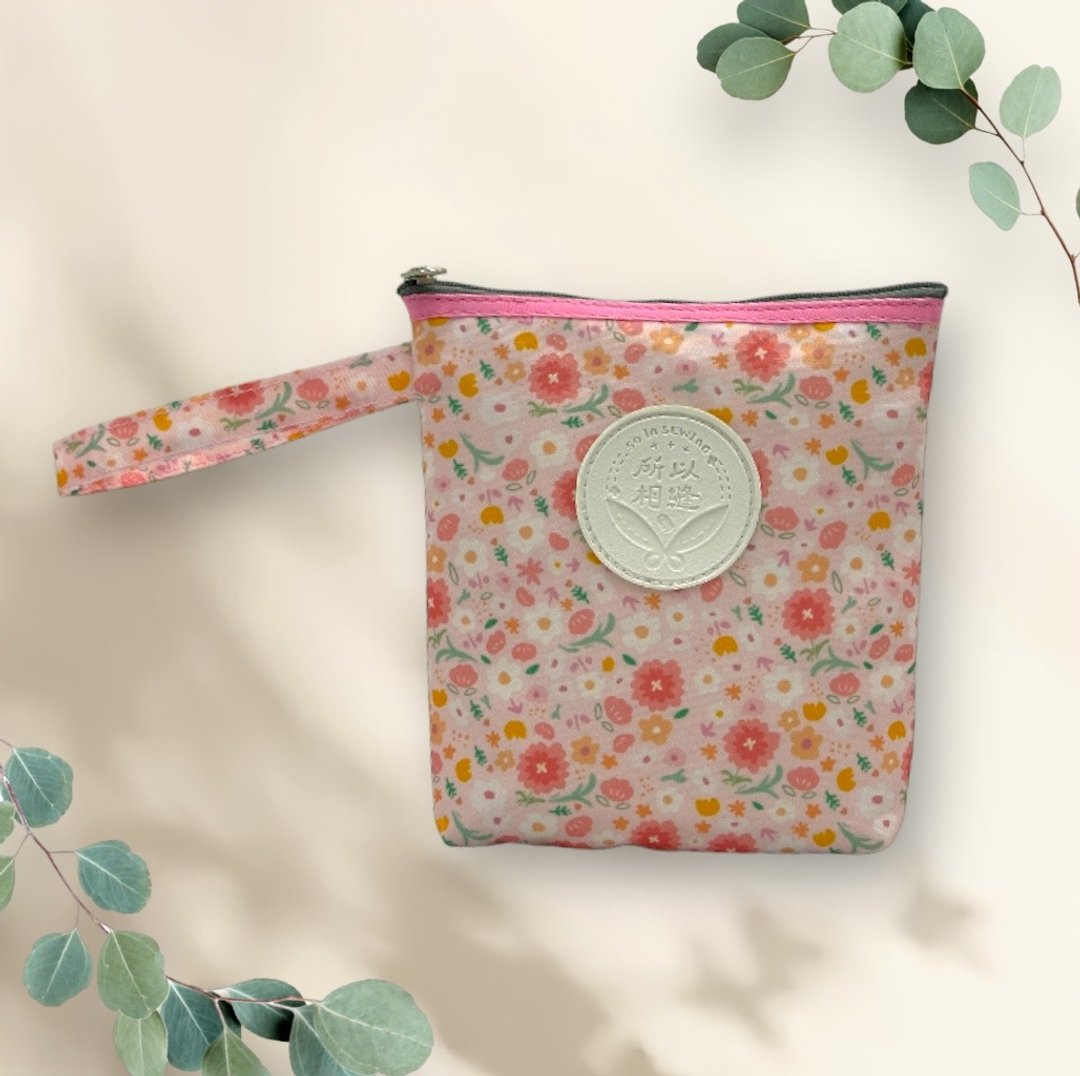 Soin Sewing 所以相缝 - 宝贝乖乖托药袋-缤纷花彩 - 化妆包/杂物包 - 聚酯纤维 粉红色
