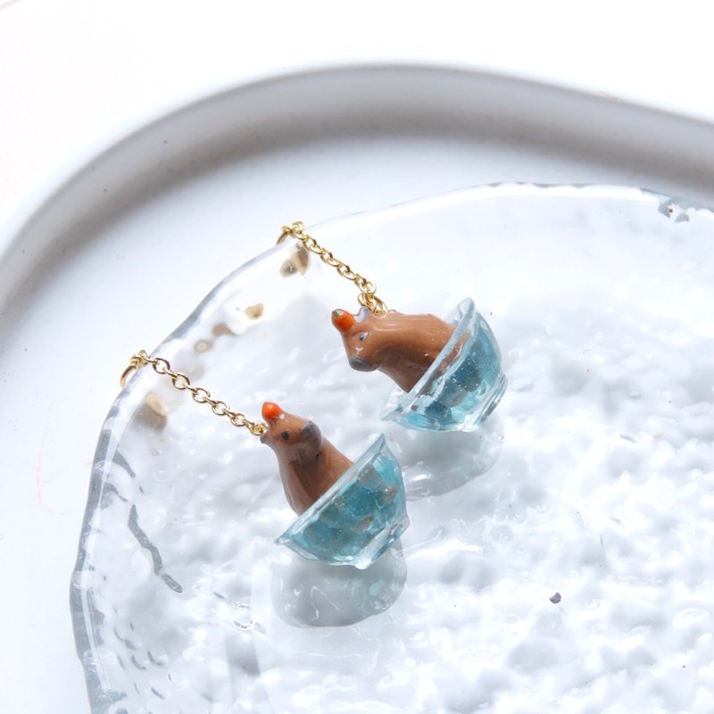 Capybara in Onsen | 水豚 | 耳环耳夹 - 耳环/耳夹 - 其他金属 咖啡色