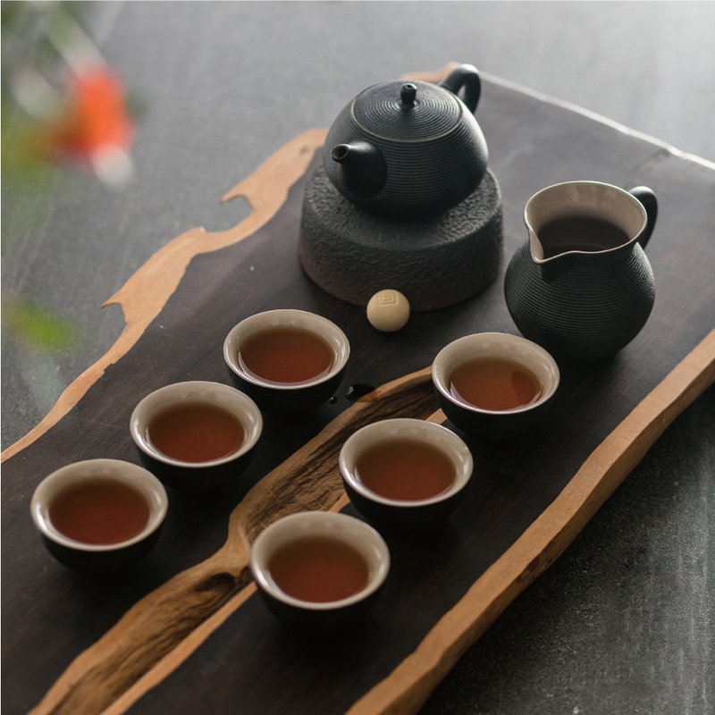 陆宝 旋转壶功夫茶组 1壶1海6杯 旋纹线条 茶具组 - 茶具/茶杯 - 陶 黑色