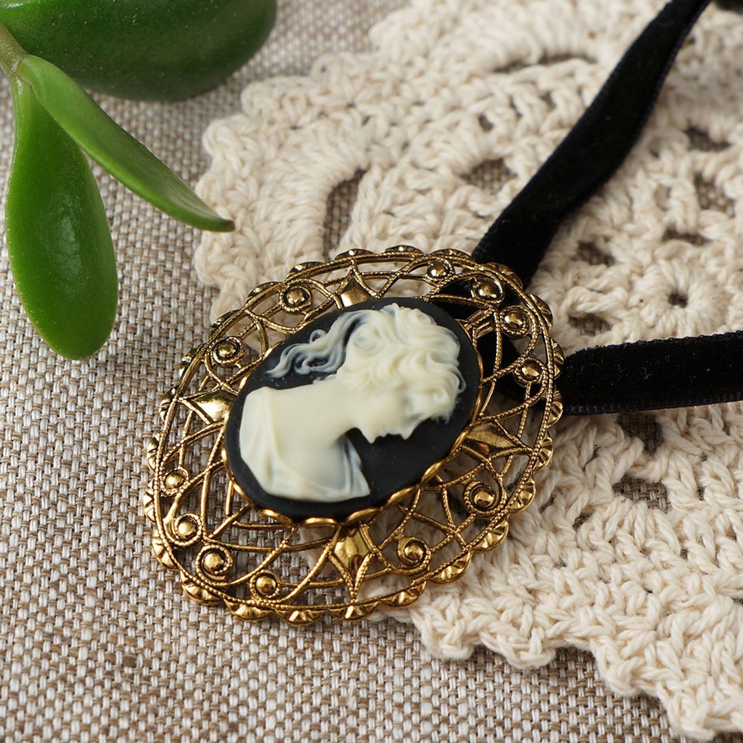 Ivory White Black Lady Girl Cameo Golden Black Velvet Ribbon Choker Necklace - 颈链 - 其他材质 黑色